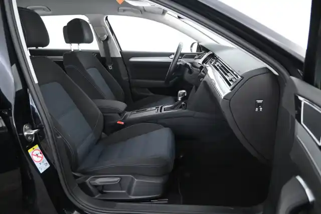 Musta Farmari, Volkswagen Passat – MOH-717