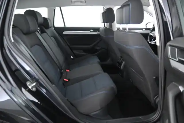 Musta Farmari, Volkswagen Passat – MOH-717