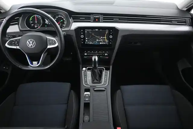 Musta Farmari, Volkswagen Passat – MOH-717