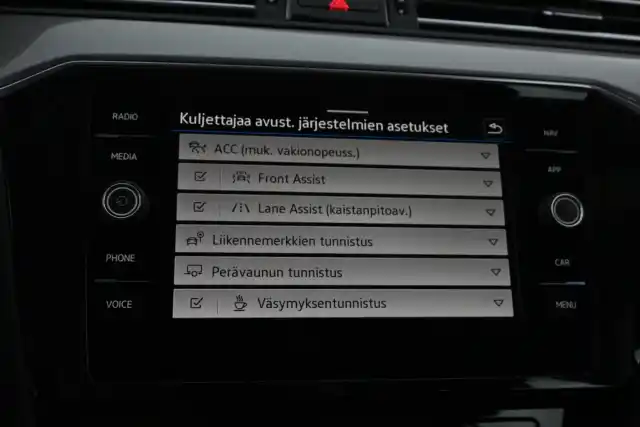 Musta Farmari, Volkswagen Passat – MOH-717