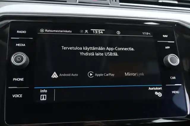 Musta Farmari, Volkswagen Passat – MOH-717