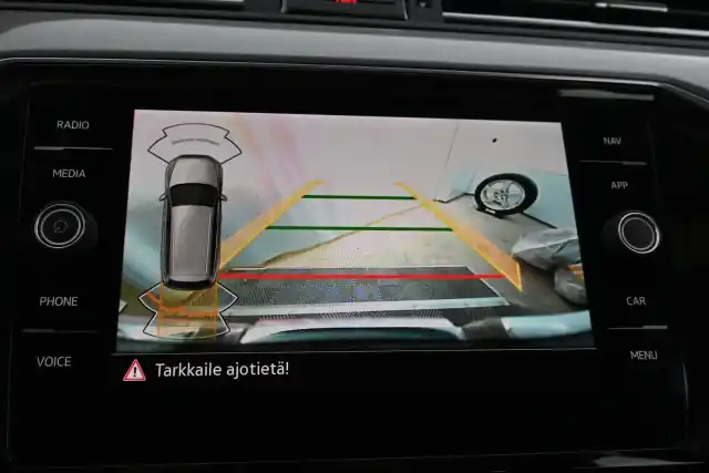 Musta Farmari, Volkswagen Passat – MOH-717