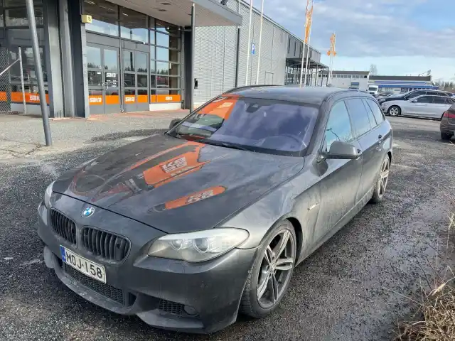 Sininen Farmari, BMW 530 – MOJ-158