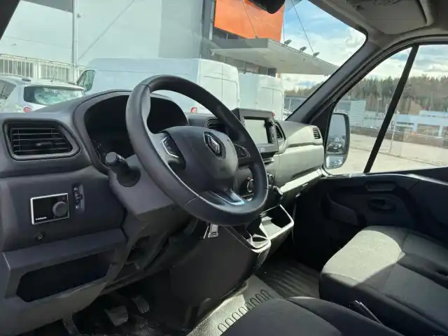 Valkoinen Pakettiauto, Renault Master – MOJ-254