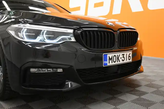 Musta Sedan, BMW 540 – MOK-316