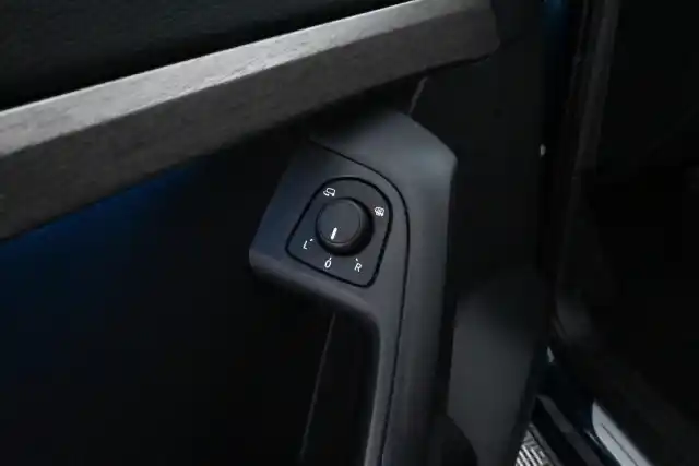 Sininen Maastoauto, Seat Ateca – MOK-887