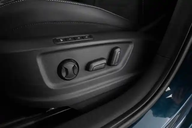 Sininen Maastoauto, Seat Ateca – MOK-887