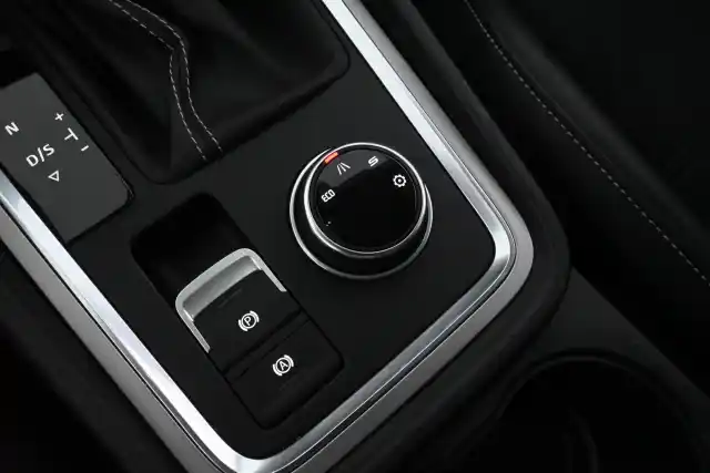 Sininen Maastoauto, Seat Ateca – MOK-887