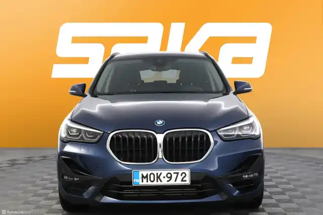 Sininen Maastoauto, BMW X1 – MOK-972