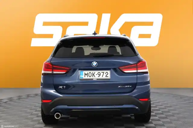 Sininen Maastoauto, BMW X1 – MOK-972