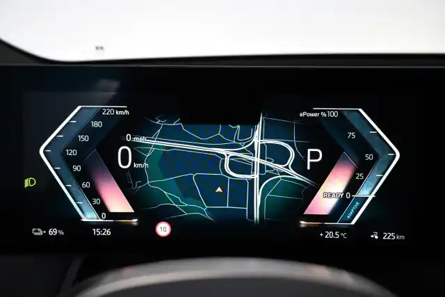 Harmaa Maastoauto, BMW iX – MOM-472