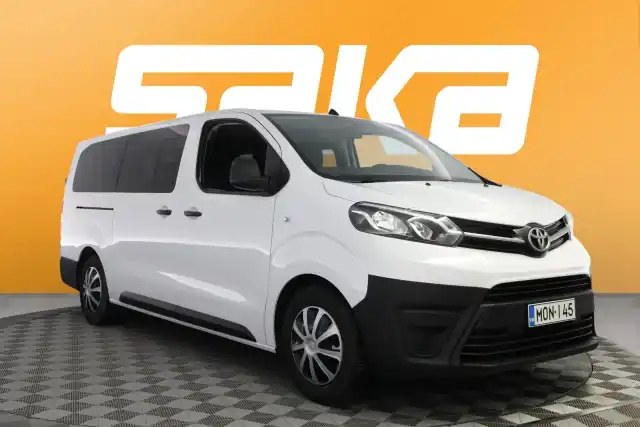 Valkoinen Tila-auto, Toyota Proace Verso – MON-145