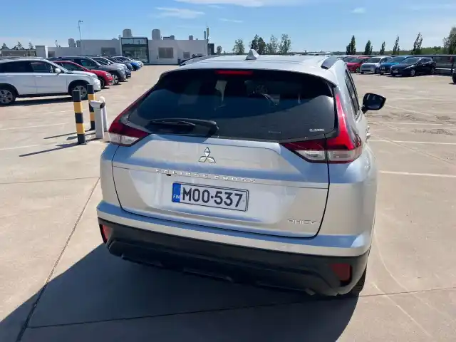 Harmaa Maastoauto, Mitsubishi Eclipse Cross – MOO-537