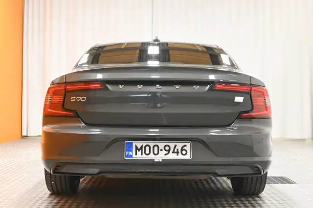 Harmaa Sedan, Volvo S90 – MOO-946