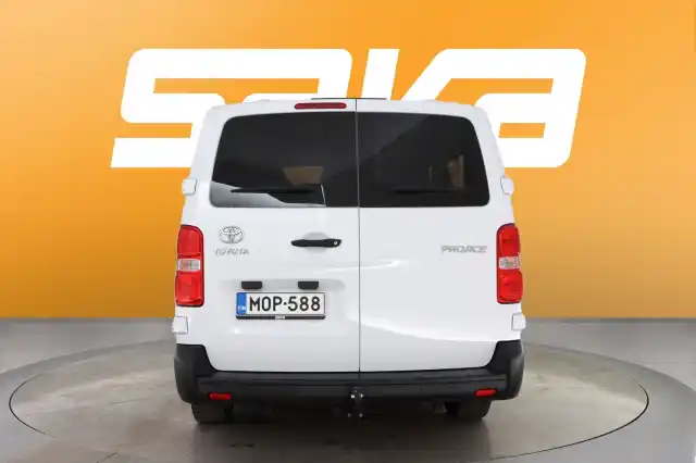 Valkoinen Tila-auto, Toyota Proace Verso – MOP-588