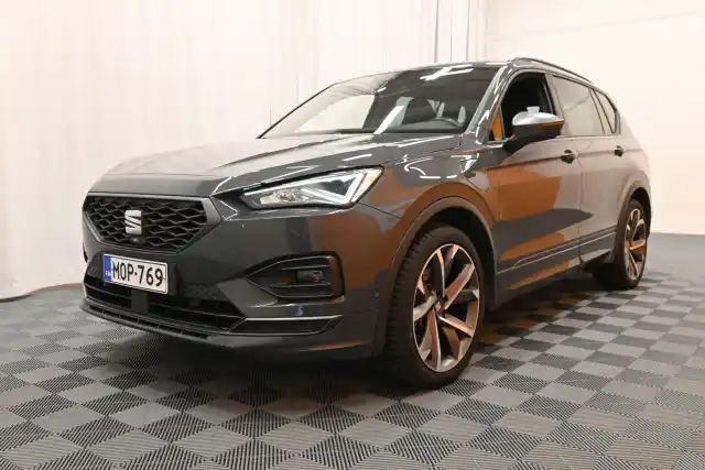 Harmaa Maastoauto, Seat Tarraco – MOP-769