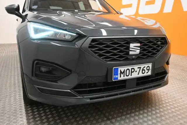 Harmaa Maastoauto, Seat Tarraco – MOP-769