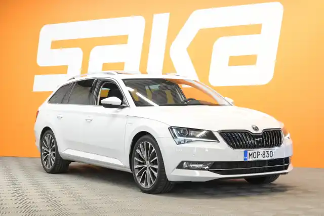 Valkoinen Farmari, Skoda Superb – MOP-830