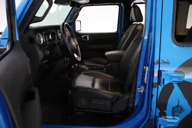 Sininen Maastoauto, Jeep Wrangler – MOS-436