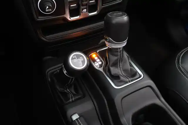 Sininen Maastoauto, Jeep Wrangler – MOS-436