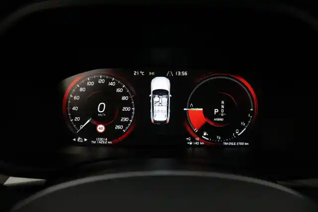 Harmaa Maastoauto, Volvo XC60 – MOS-666