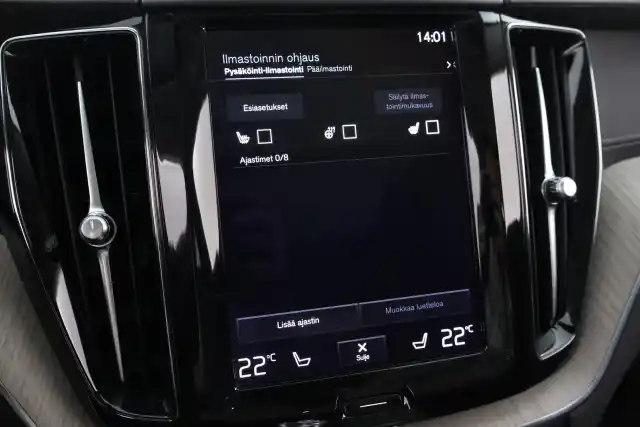 Harmaa Maastoauto, Volvo XC60 – MOS-666