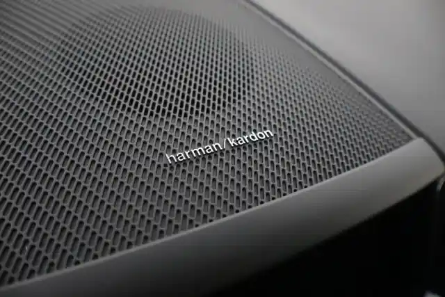 Harmaa Maastoauto, Volvo XC60 – MOS-666