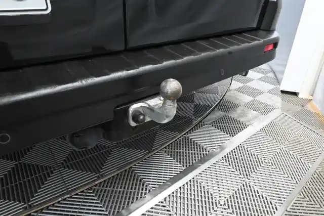 Musta Pakettiauto, Renault Trafic – MOS-793