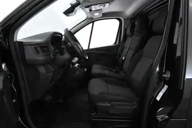 Musta Pakettiauto, Renault Trafic – MOS-793