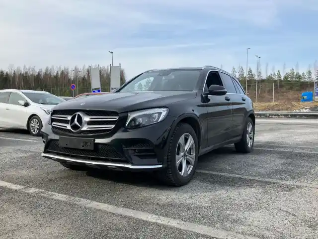 Musta Maastoauto, Mercedes-Benz GLC – MOU-896