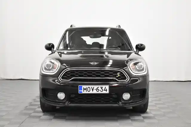 Musta Farmari, Mini Countryman – MOV-634