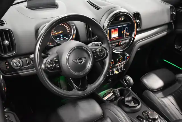 Musta Farmari, Mini Countryman – MOV-634