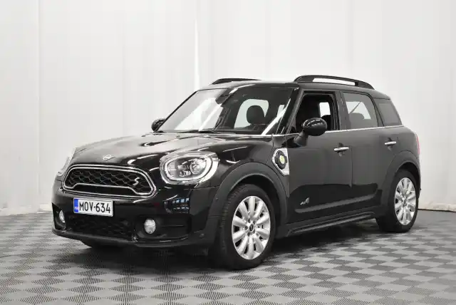 Musta Farmari, Mini Countryman – MOV-634