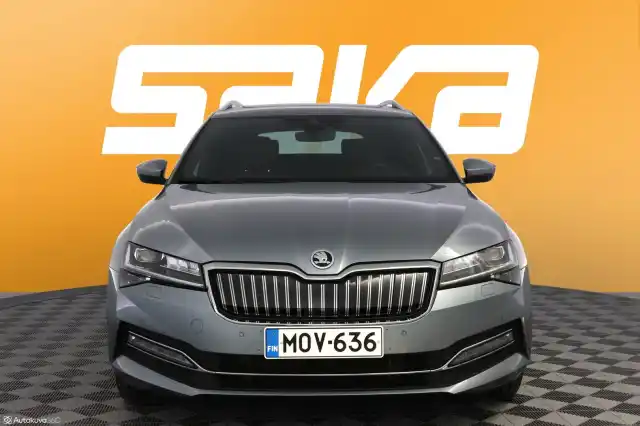 Harmaa Farmari, Skoda Superb – MOV-636