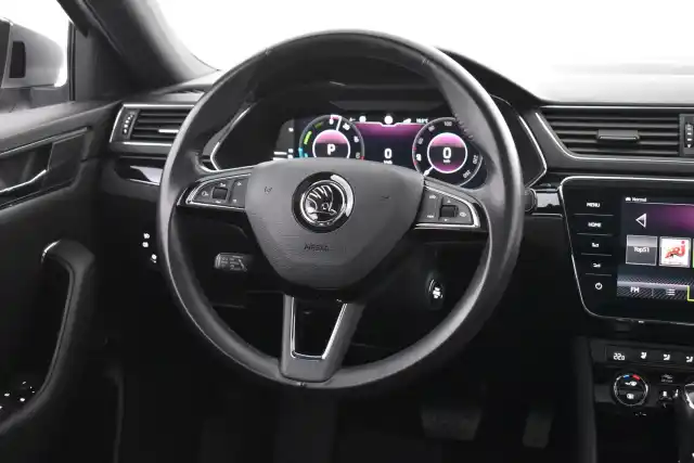 Harmaa Farmari, Skoda Superb – MOV-636