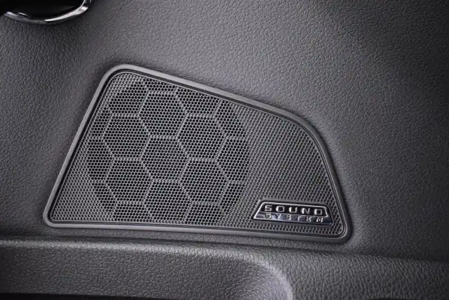 Harmaa Farmari, Skoda Superb – MOV-636