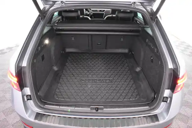Harmaa Farmari, Skoda Superb – MOV-636