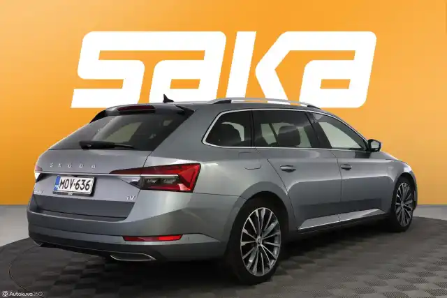 Harmaa Farmari, Skoda Superb – MOV-636