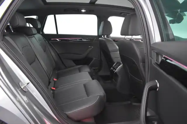 Harmaa Farmari, Skoda Superb – MOV-636