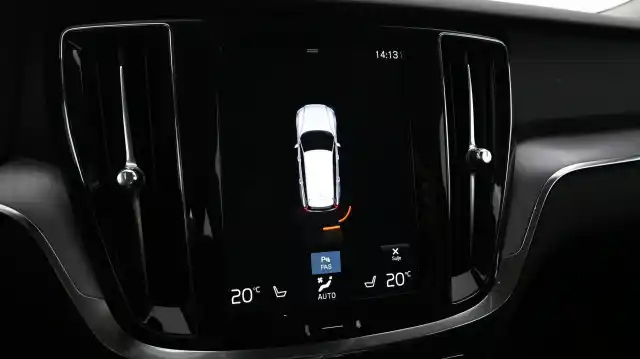 Valkoinen Farmari, Volvo V60 Cross Country – MOV-794