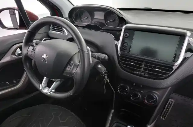 Punainen Viistoperä, Peugeot 2008 – MOZ-182