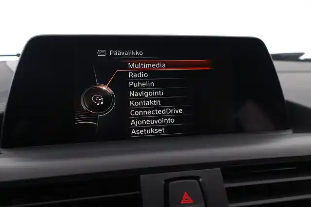 Punainen Viistoperä, BMW 118 – MOZ-409