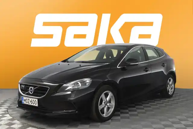 Musta Viistoperä, Volvo V40 – MOZ-600