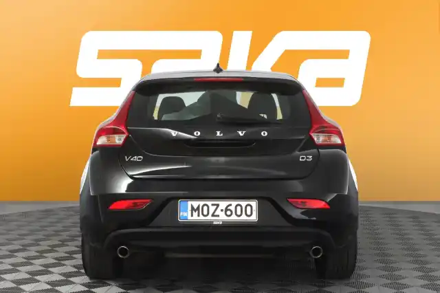 Musta Viistoperä, Volvo V40 – MOZ-600