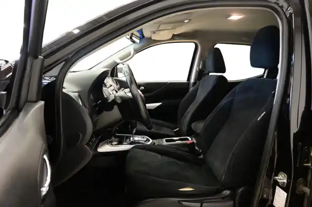 Musta Pakettiauto, Nissan NP300 – MPA-468