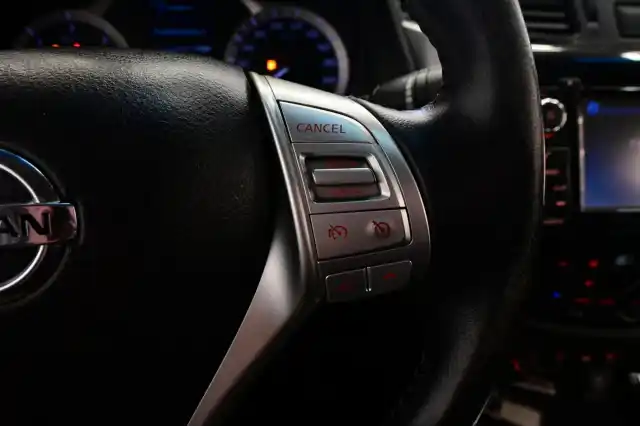 Musta Pakettiauto, Nissan NP300 – MPA-468