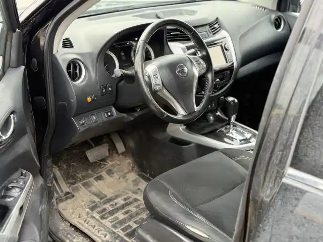 Musta Pakettiauto, Nissan NP300 – MPA-468