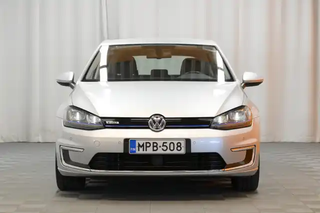 Harmaa Viistoperä, Volkswagen Golf – MPB-508