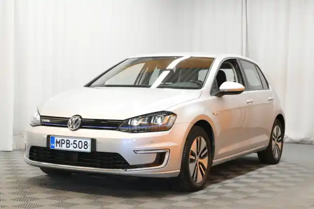 Harmaa Viistoperä, Volkswagen Golf – MPB-508