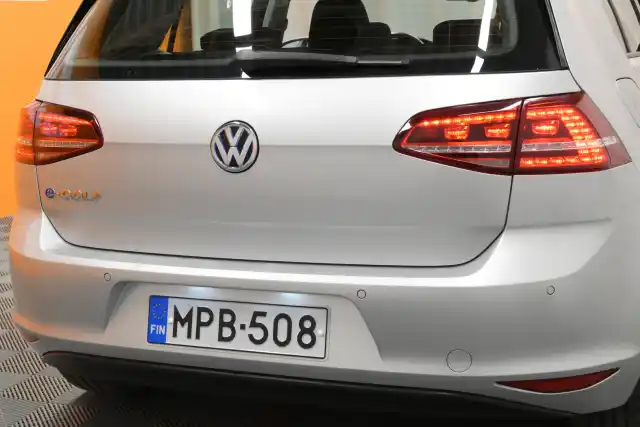 Harmaa Viistoperä, Volkswagen Golf – MPB-508